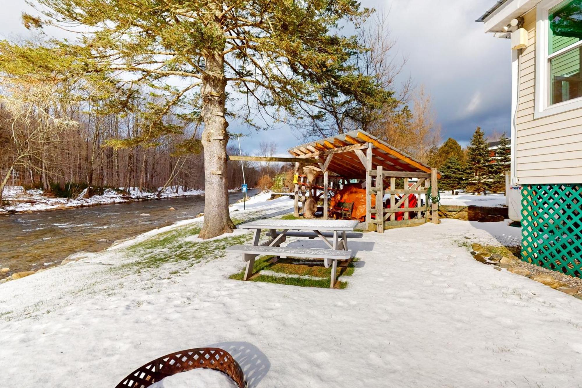 Jay Peak Getaway On Trout River Montgomery 外观 照片
